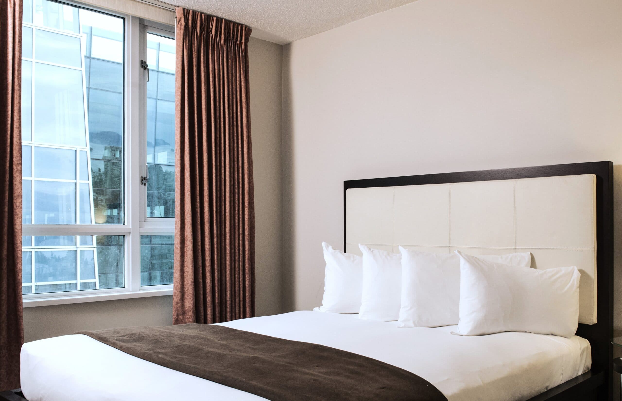 Carmana <span class="text-gold">Two Bedroom</span> Suite (Queen + Queen)